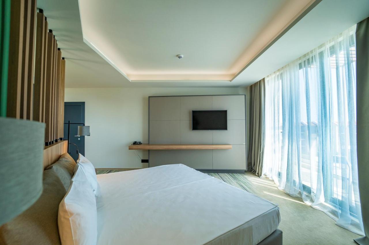 Hvd Reina Del Mar - Premium Spa Service & Free Parking オブゾー エクステリア 写真